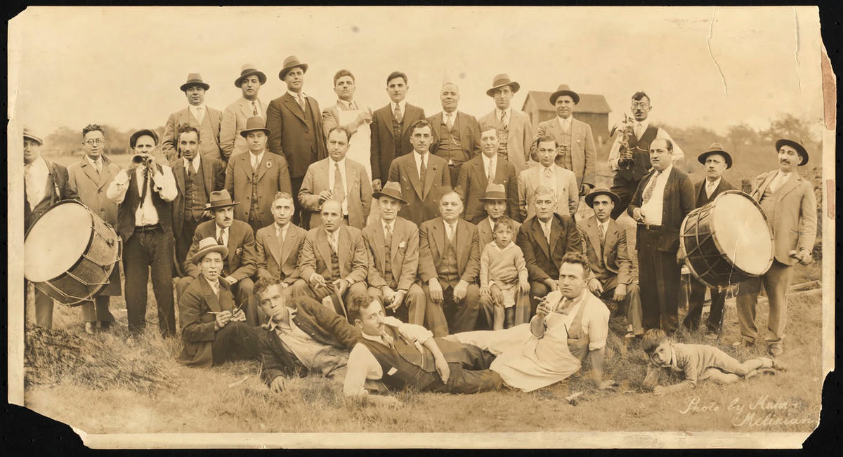 Amerika’daki Ermenilerin taş plaklardaki sesleri topraklarına dönüyor